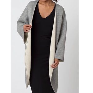 Cuyana Lightweight Knitted Reversible Coat XS/S grey/ercu in 100% baby alpaca